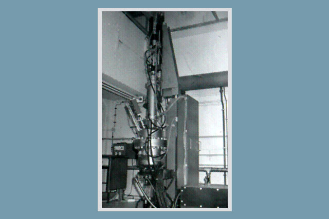 LEC single crystal growth machine for GaAs in 1985 (2“)